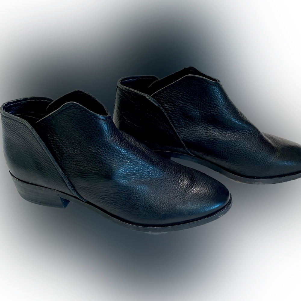 DOLCE VITA Chelsea ankle boot in black leather
